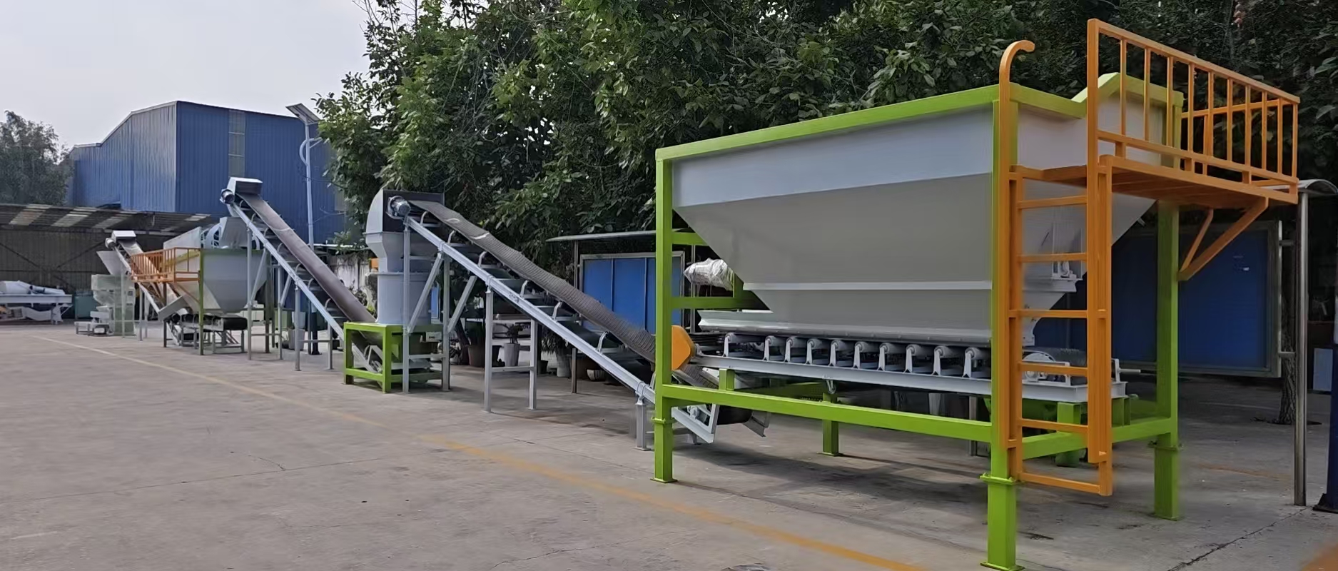 Fertilizer powder production line assembled at the factory